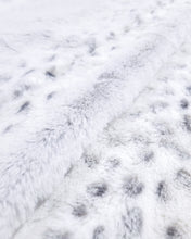 Load image into Gallery viewer, Dove Alaskan Bunny