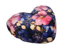 Load image into Gallery viewer, Flower Print Heart Pillow