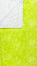 Load image into Gallery viewer, 60x72 Neon yellow Speckle with white Malibu