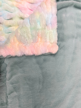 Load image into Gallery viewer, Pastel Milan with Raindrop Encore