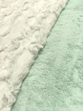Load image into Gallery viewer, Ice Seal with Snow Glacier 60x90